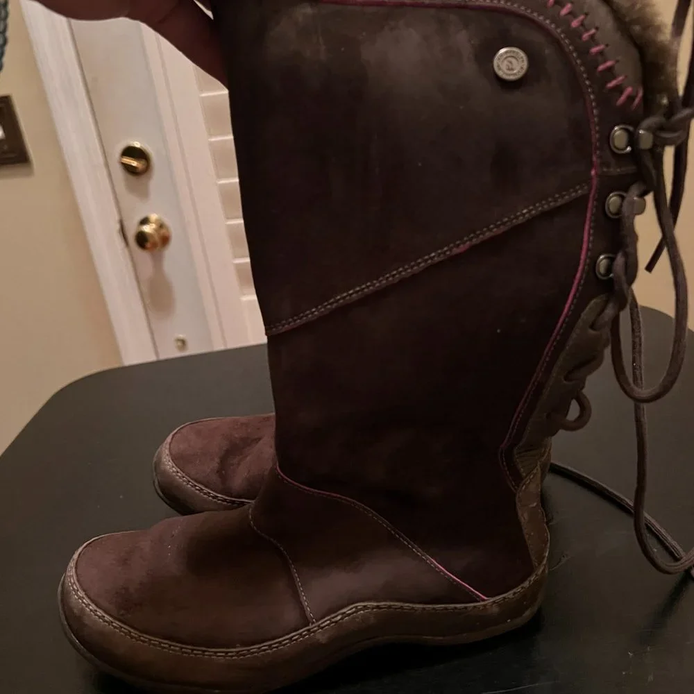The north face primaloft  lace up suede winter boot brown size 6.5